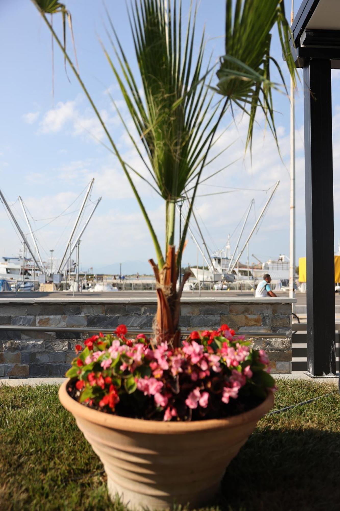 Nautico Rooms Keramoti  Exterior photo